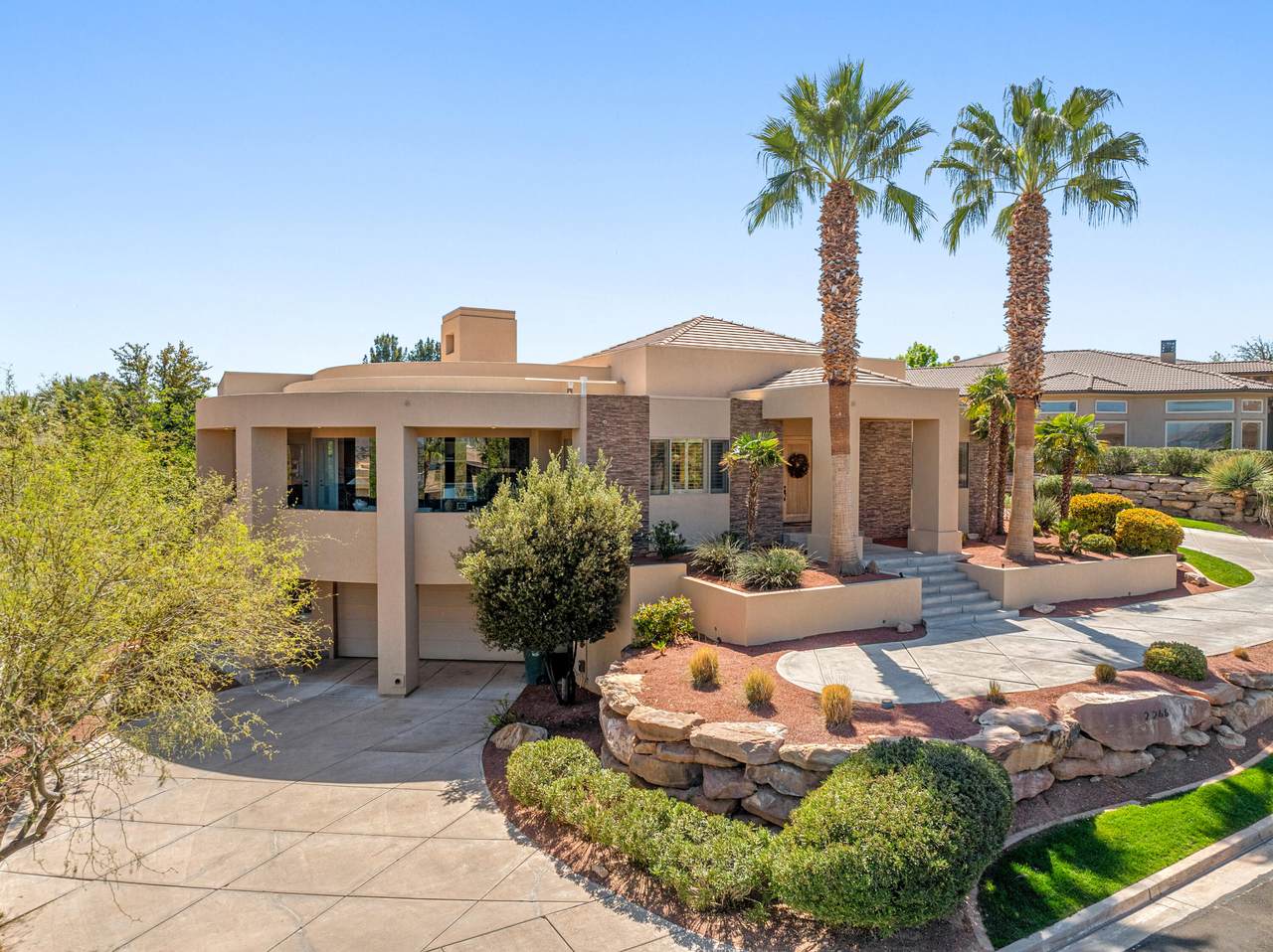 2266 Stone Cliff Dr - Photo 1
