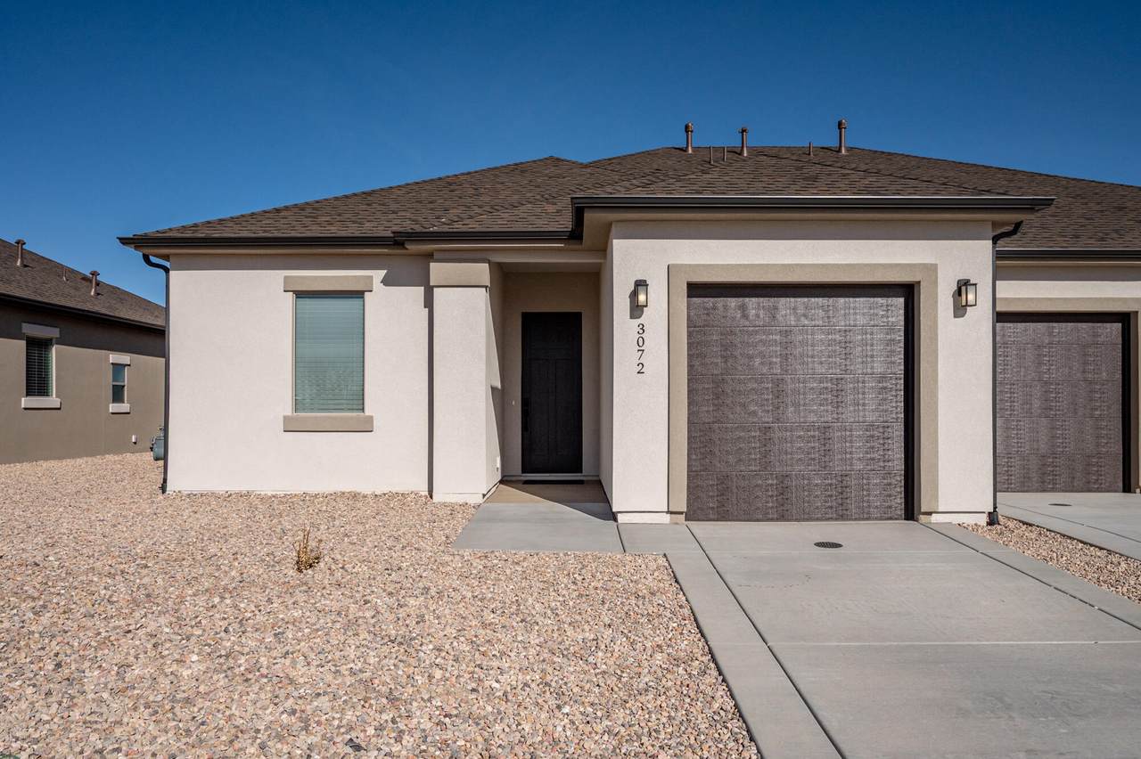 3080 Runway Dr - Photo 1