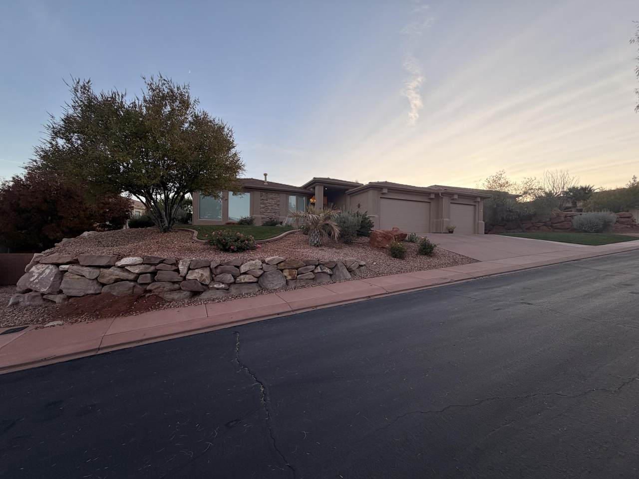 1399 Cedar Dr - Photo 1