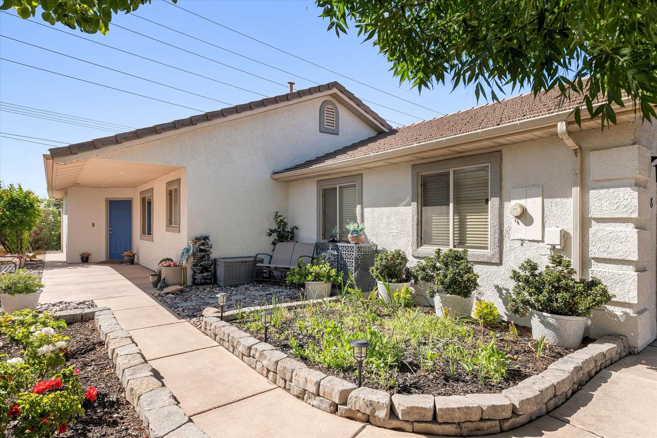 2721 Riverside Dr - Photo 1