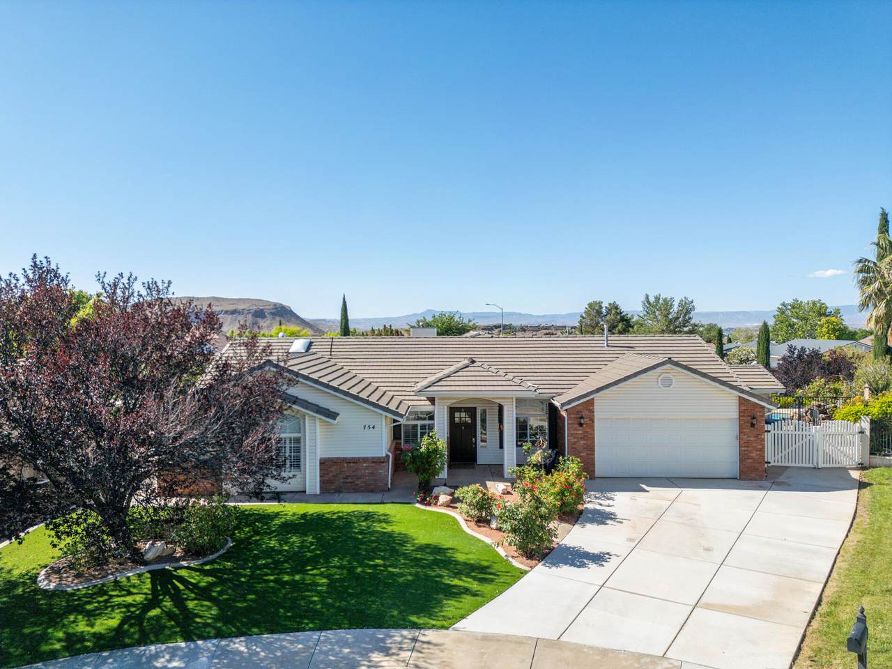 754 Cherry Cir - Photo 1