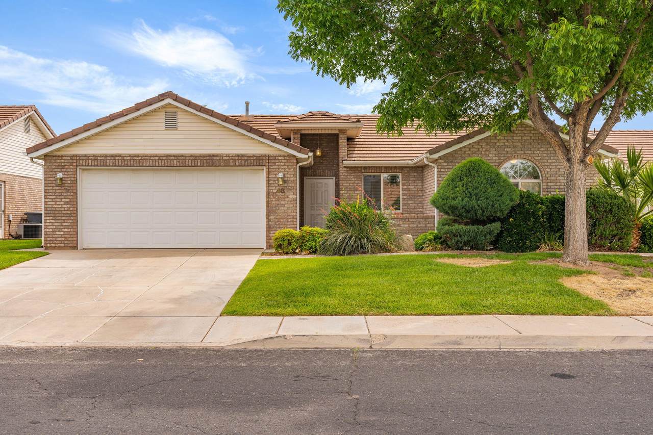 1134 900 St - Photo 1