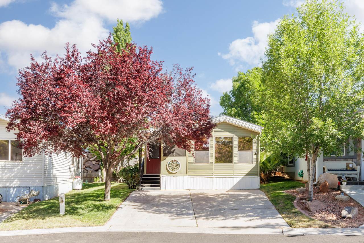 32 Cottonwood Ln - Photo 1