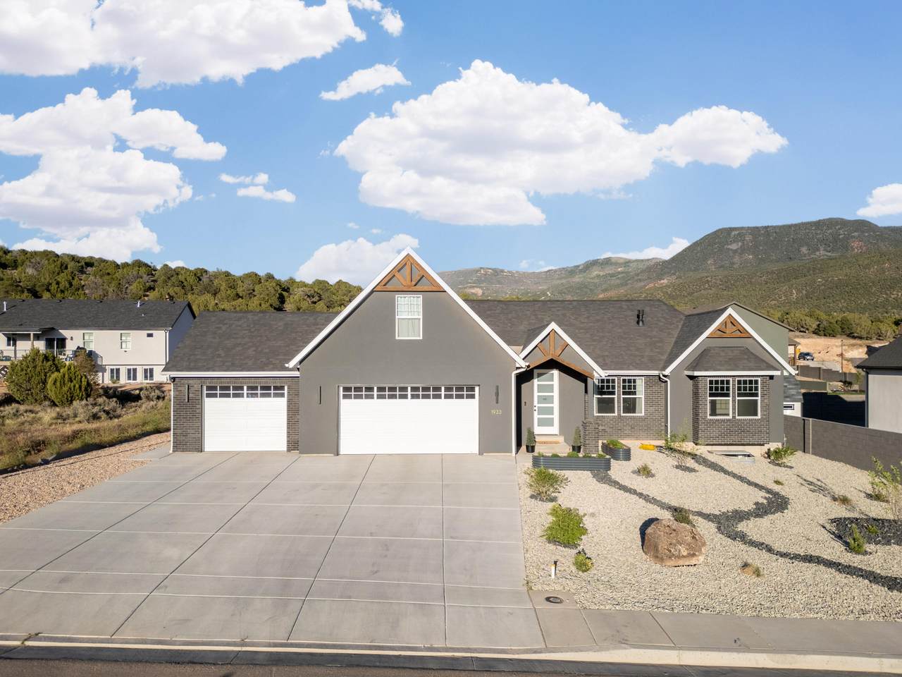 1933 Oak Springs Cir - Photo 1