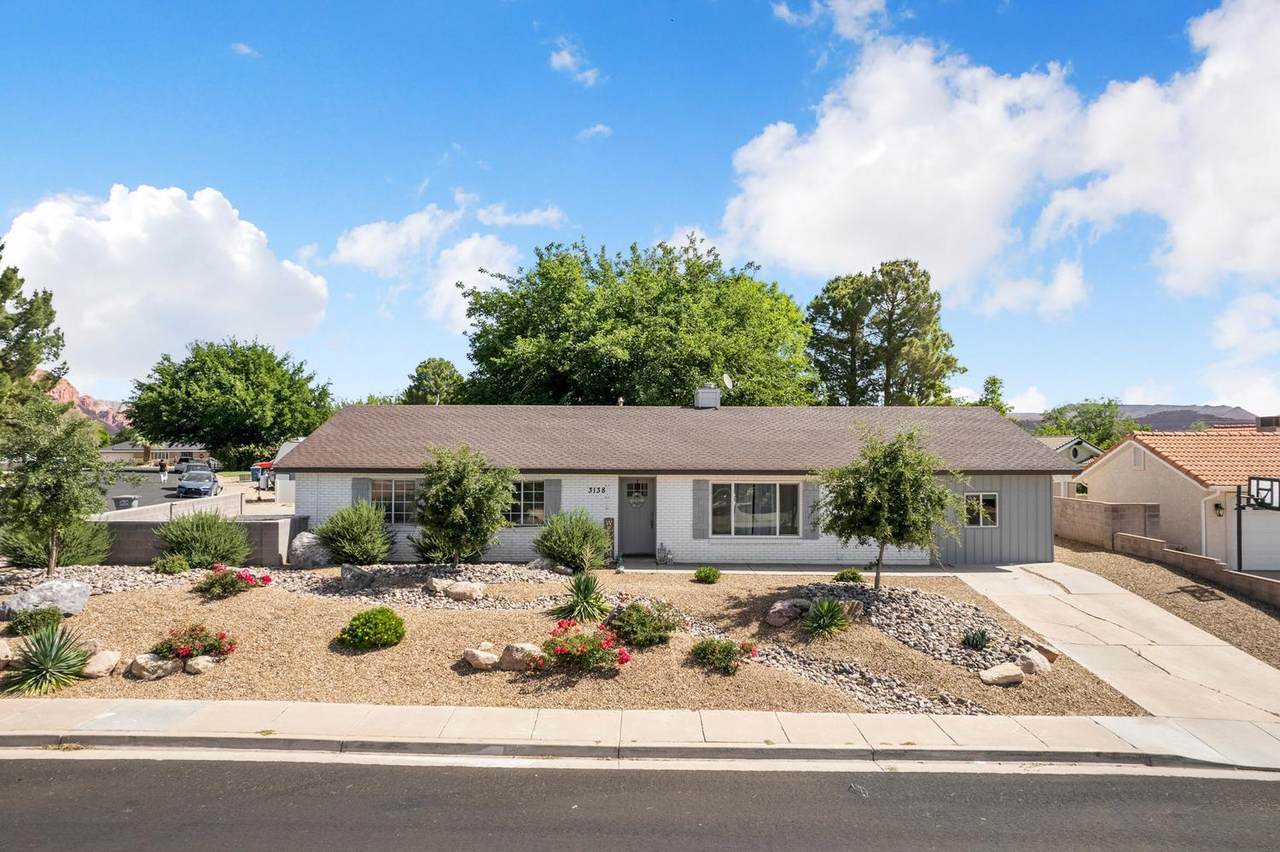 3138 Crestview Dr - Photo 1