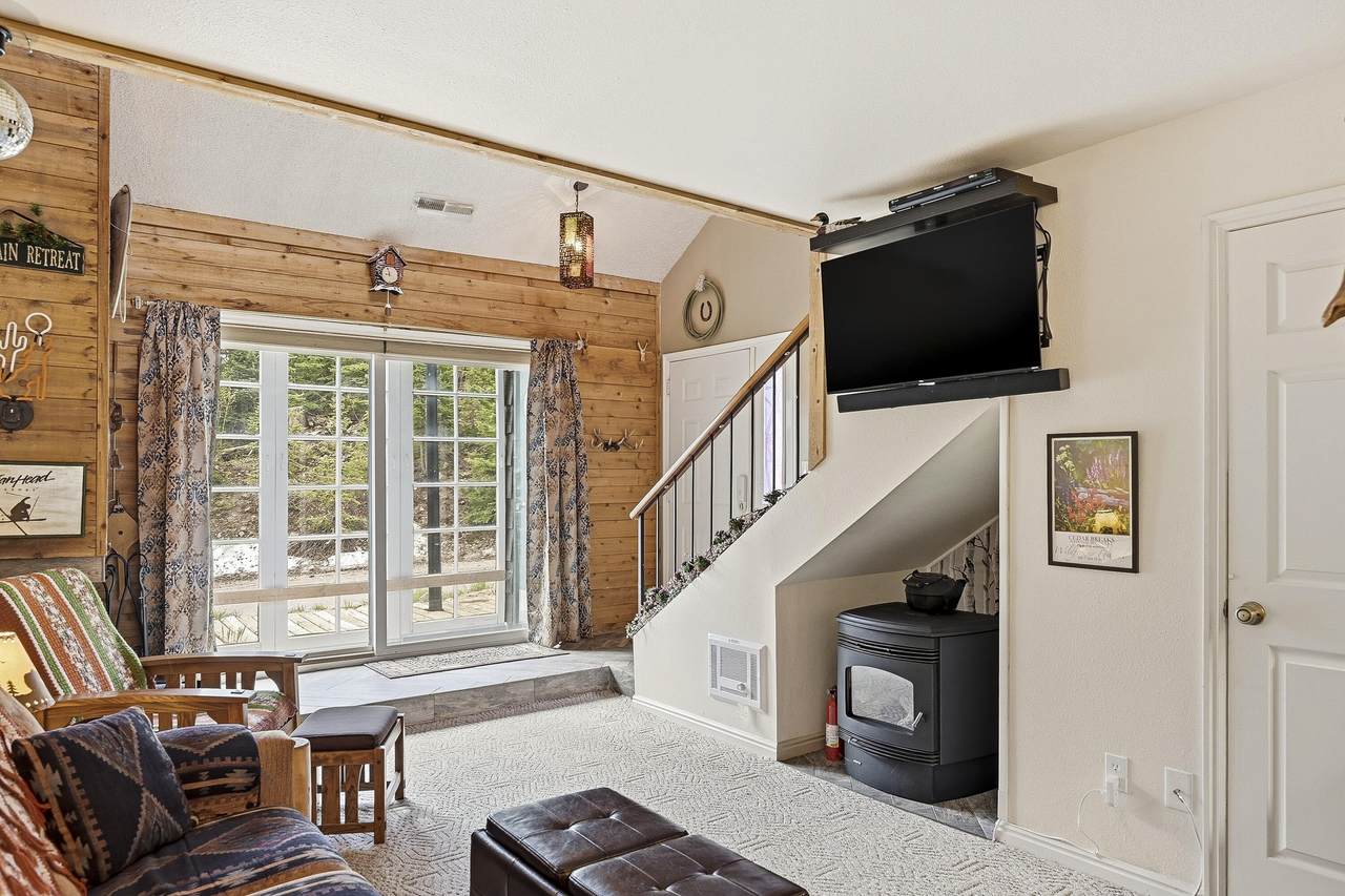 286 Eagles Roost St - Photo 1