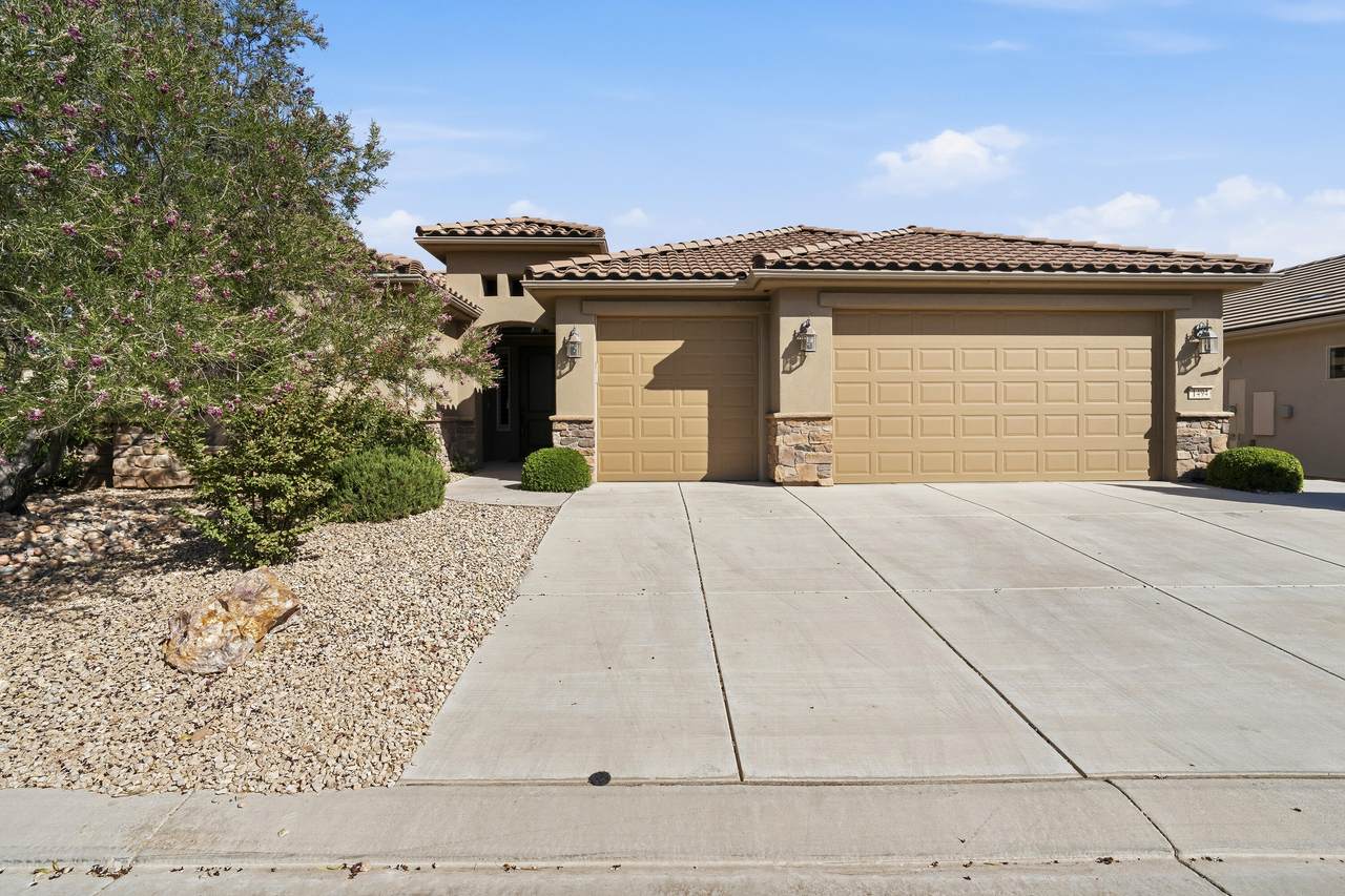 1494 Songbird Dr - Photo 1