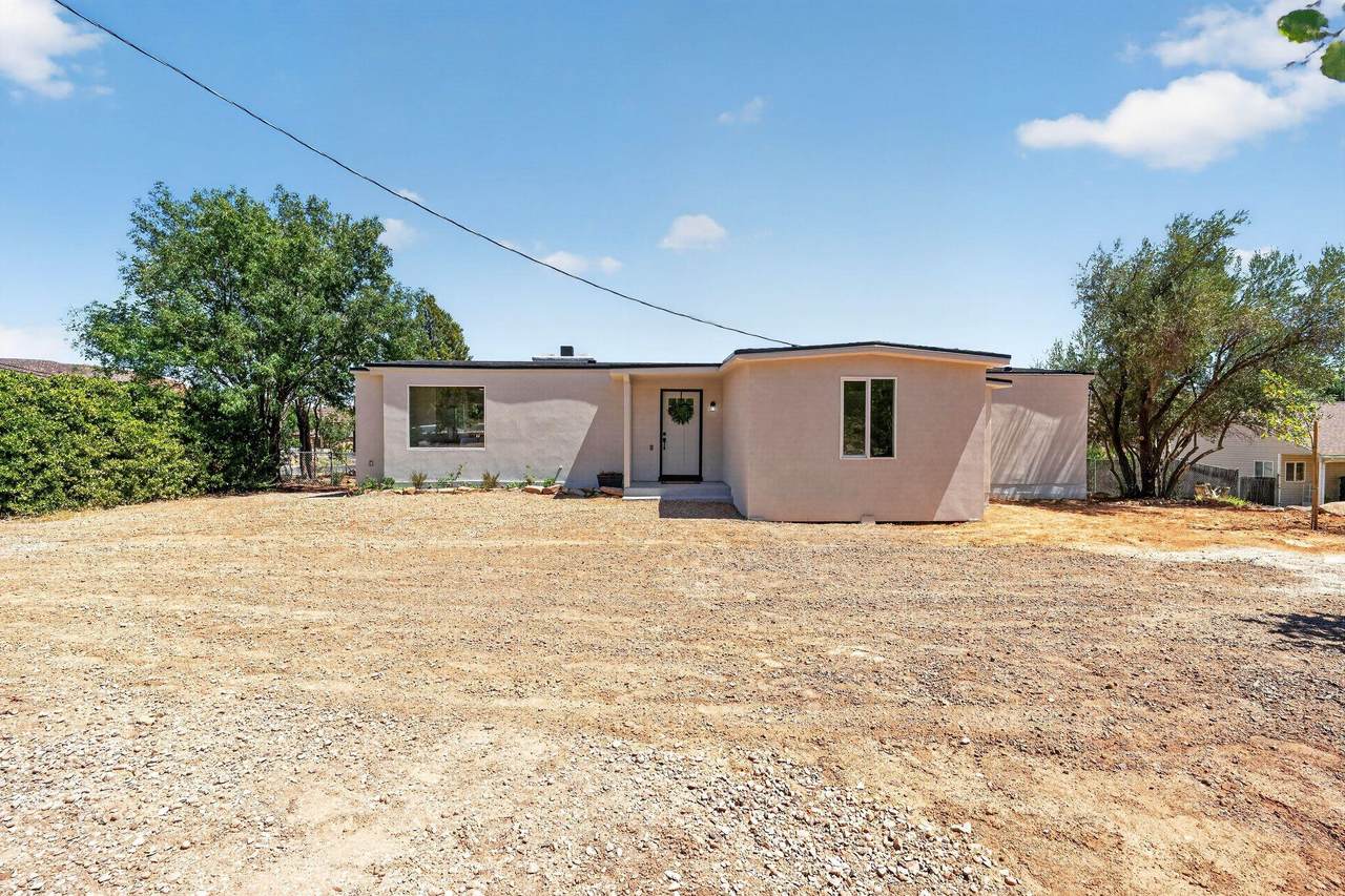 330 Main St - Photo 1