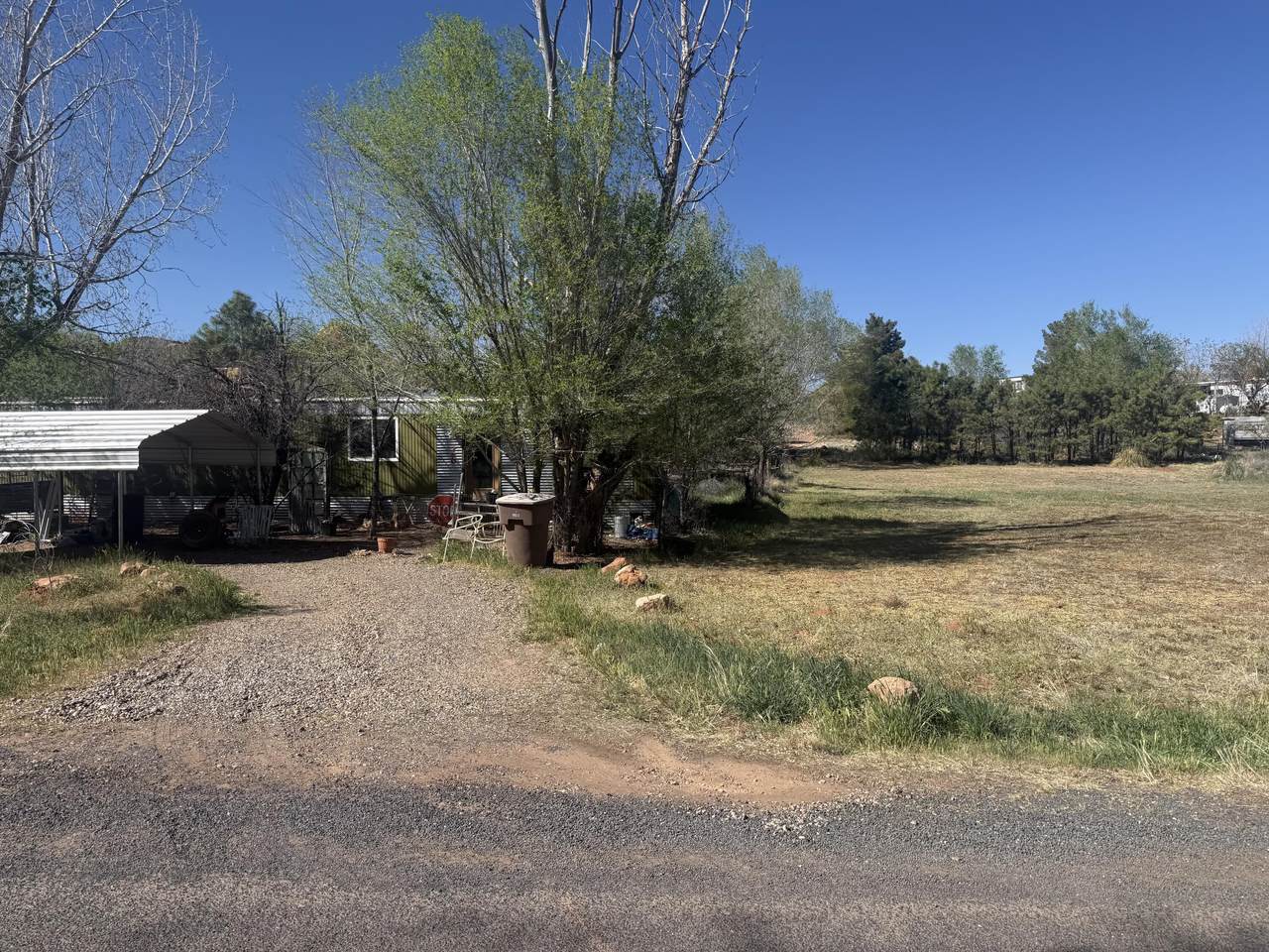 760 Navajo Dr - Photo 1