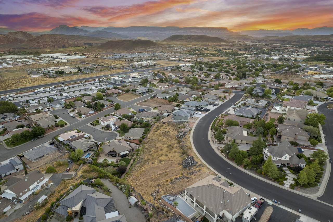  Ridge View Dr - Photo 1