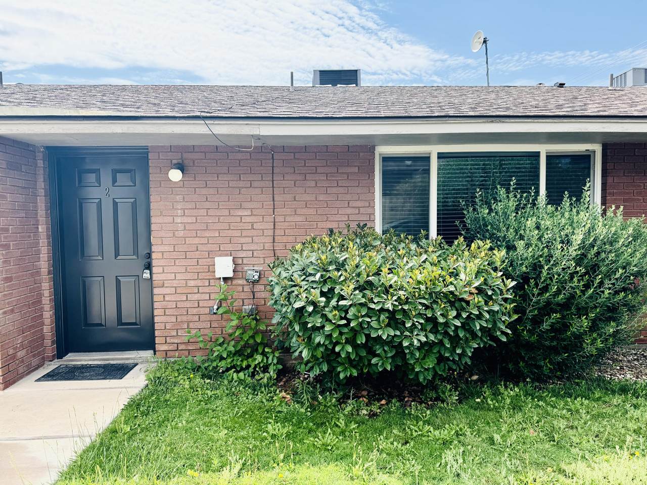 214 Cactus Ln - Photo 1
