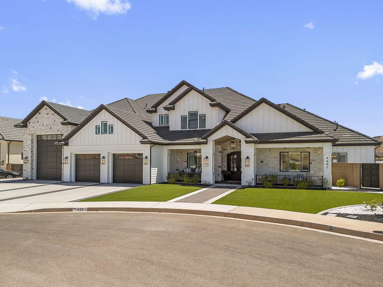 4961 Homestead Way - Photo 1