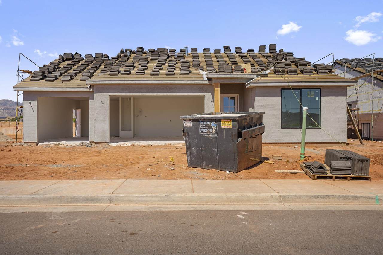 2367 Patricia Dr - Photo 1