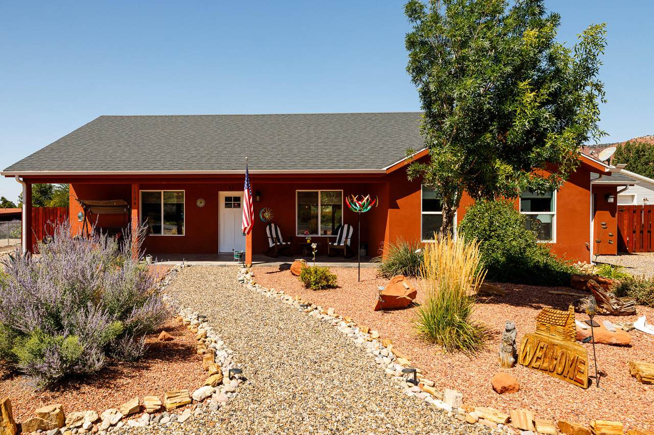 1734 Lee Dr - Photo 1