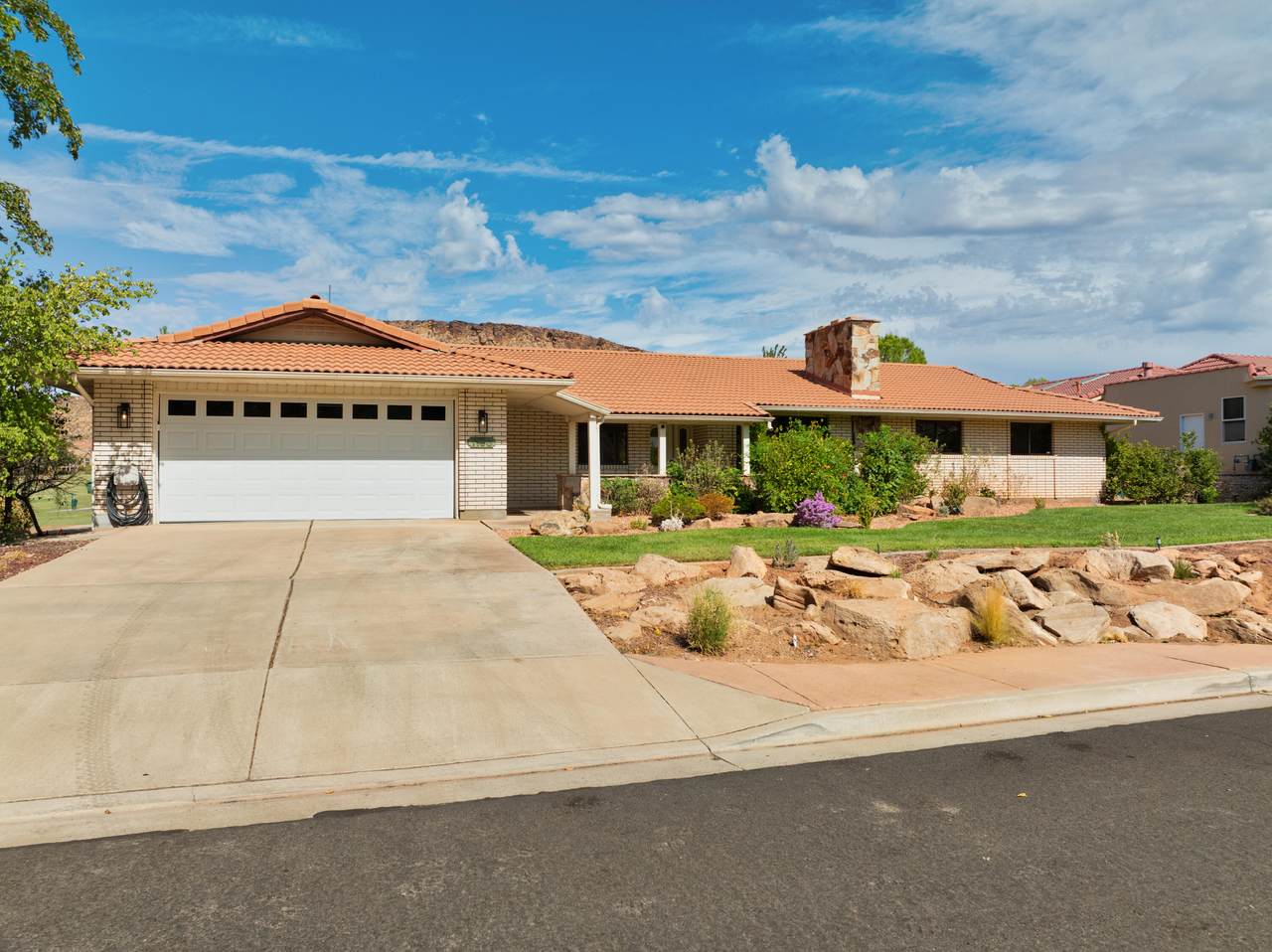 1130 Wesley Powell Dr - Photo 1