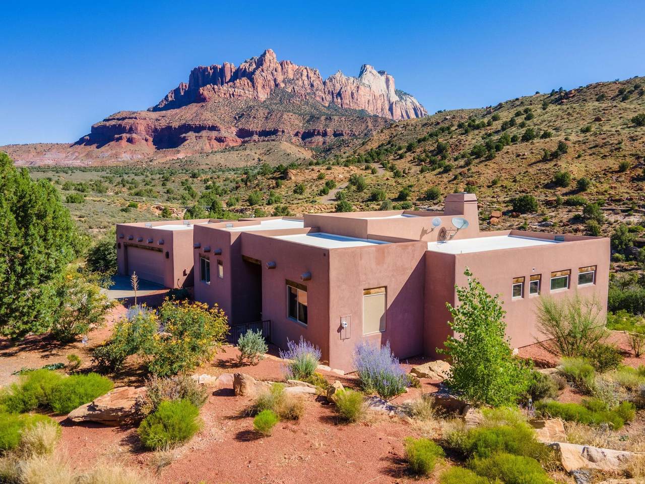 2907 Zuni Cir - Photo 1