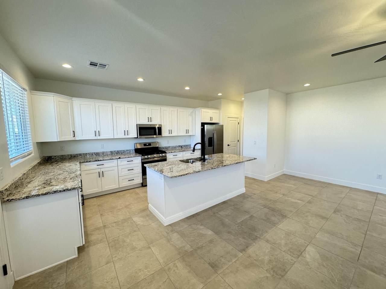 155 2470 - Photo 1