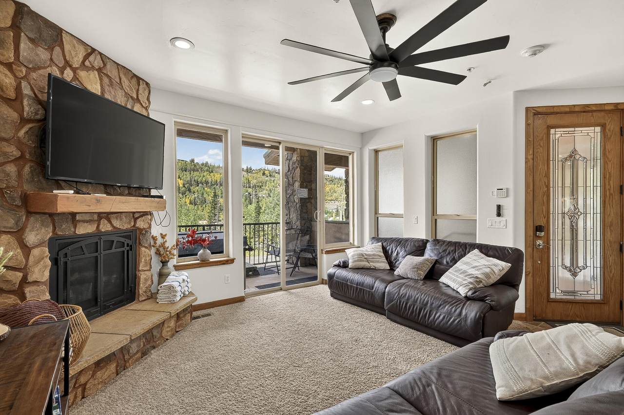565 Vasels Rd - Photo 1