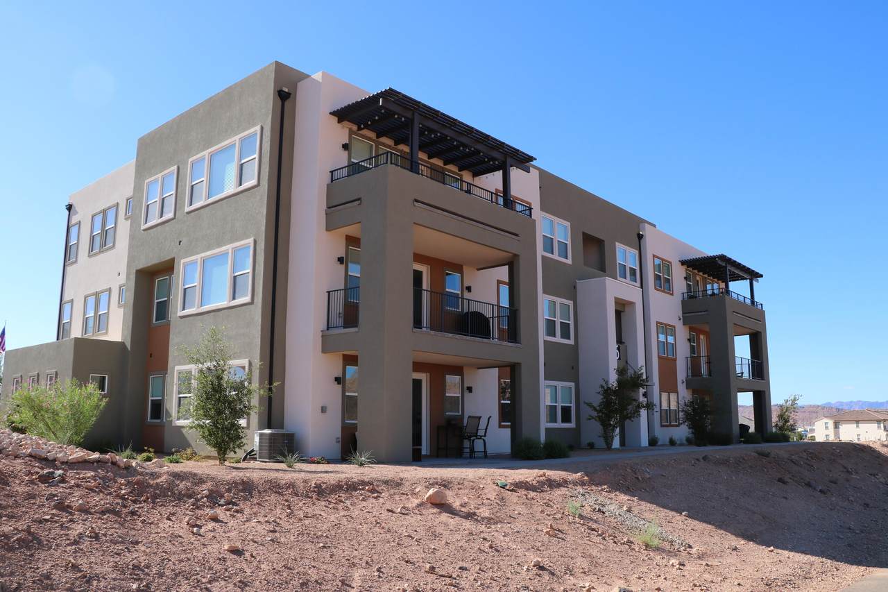 5599 Carnelian Parkway - Photo 1