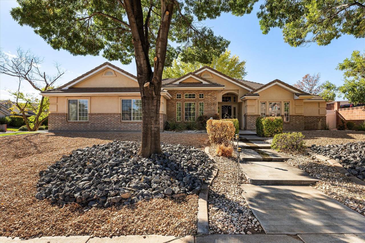3437 Adobe Dr - Photo 1