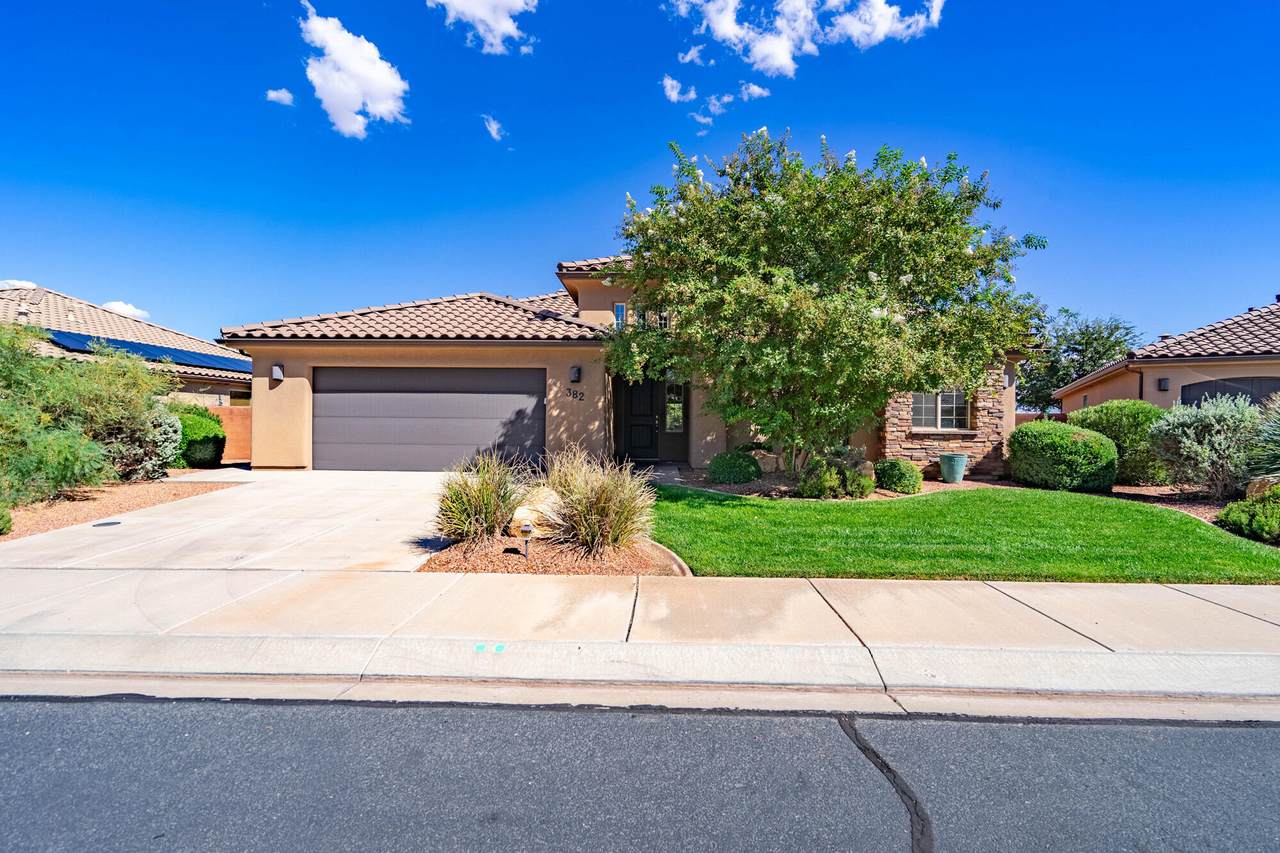 382 Desert Gardens Ln - Photo 1