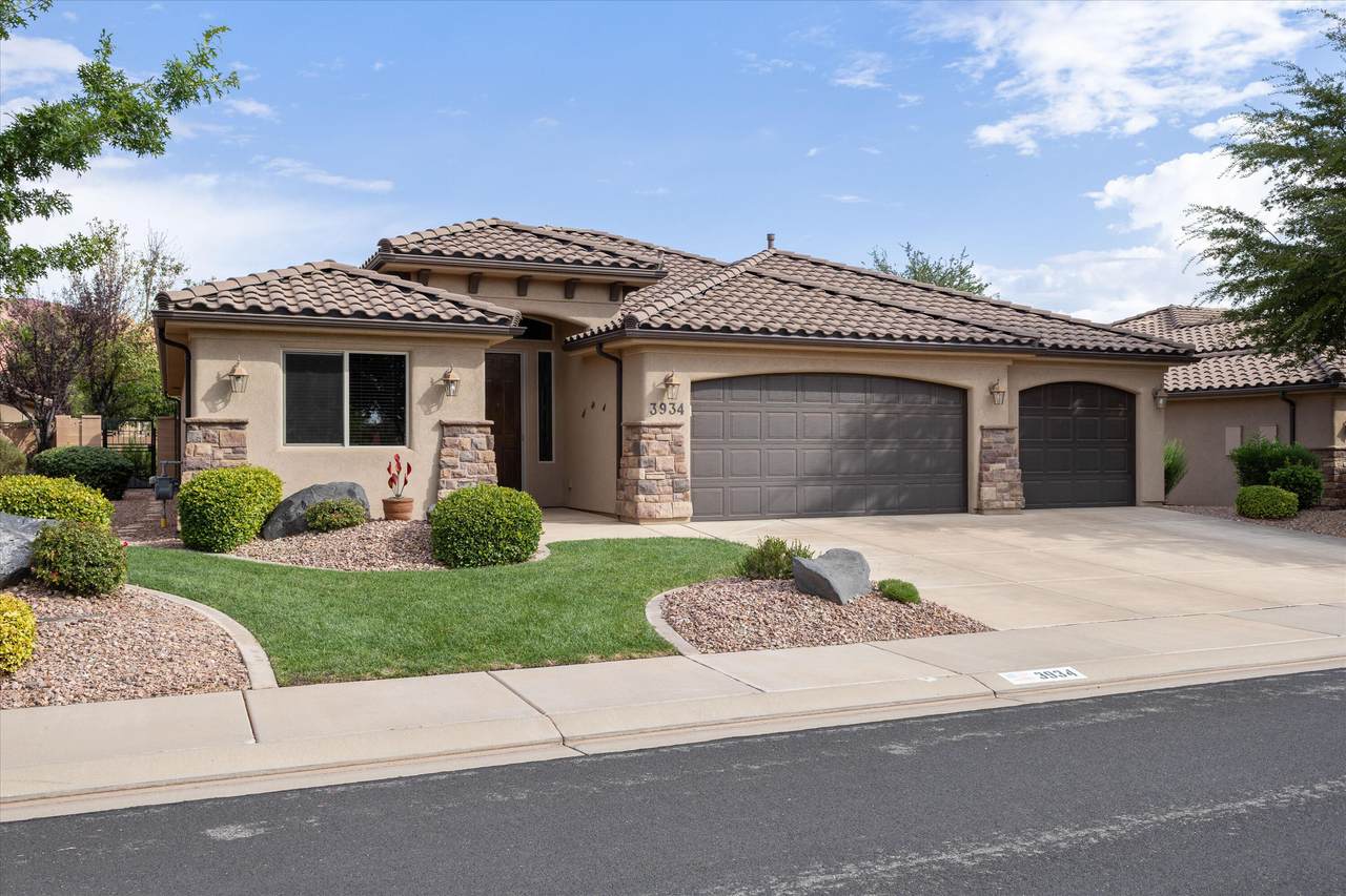 3934 Brenna Dr - Photo 1