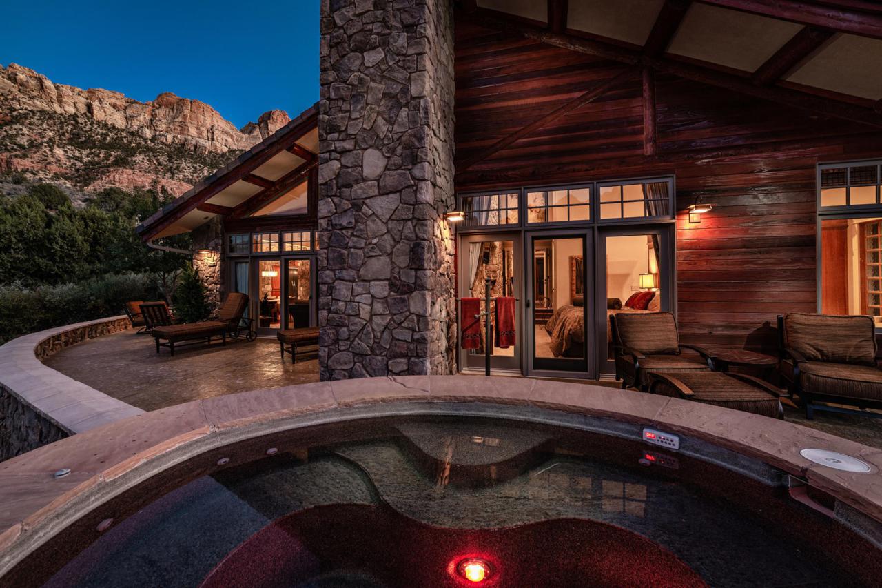 1207 Canyon Springs Rd - Photo 1