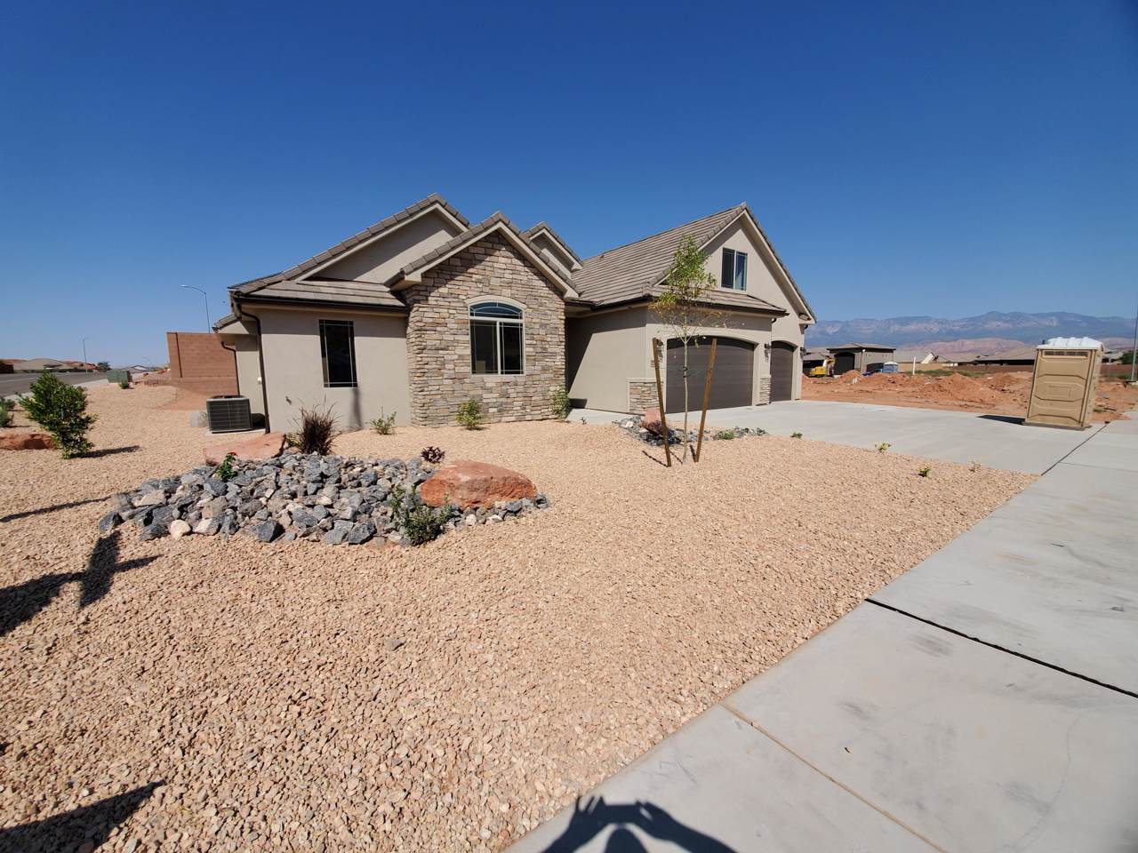 2728 3400 - Photo 1