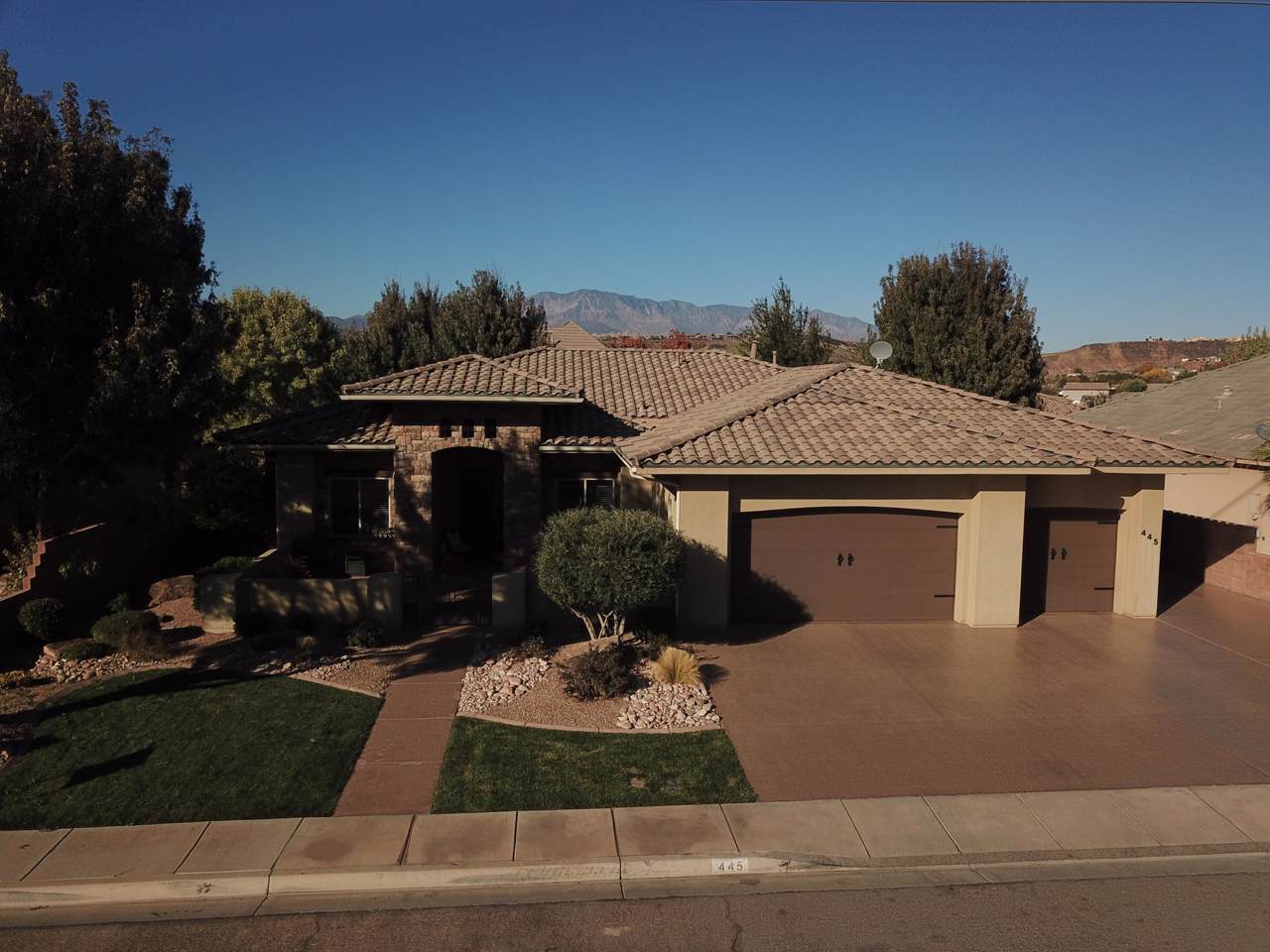 445 1470 - Photo 1