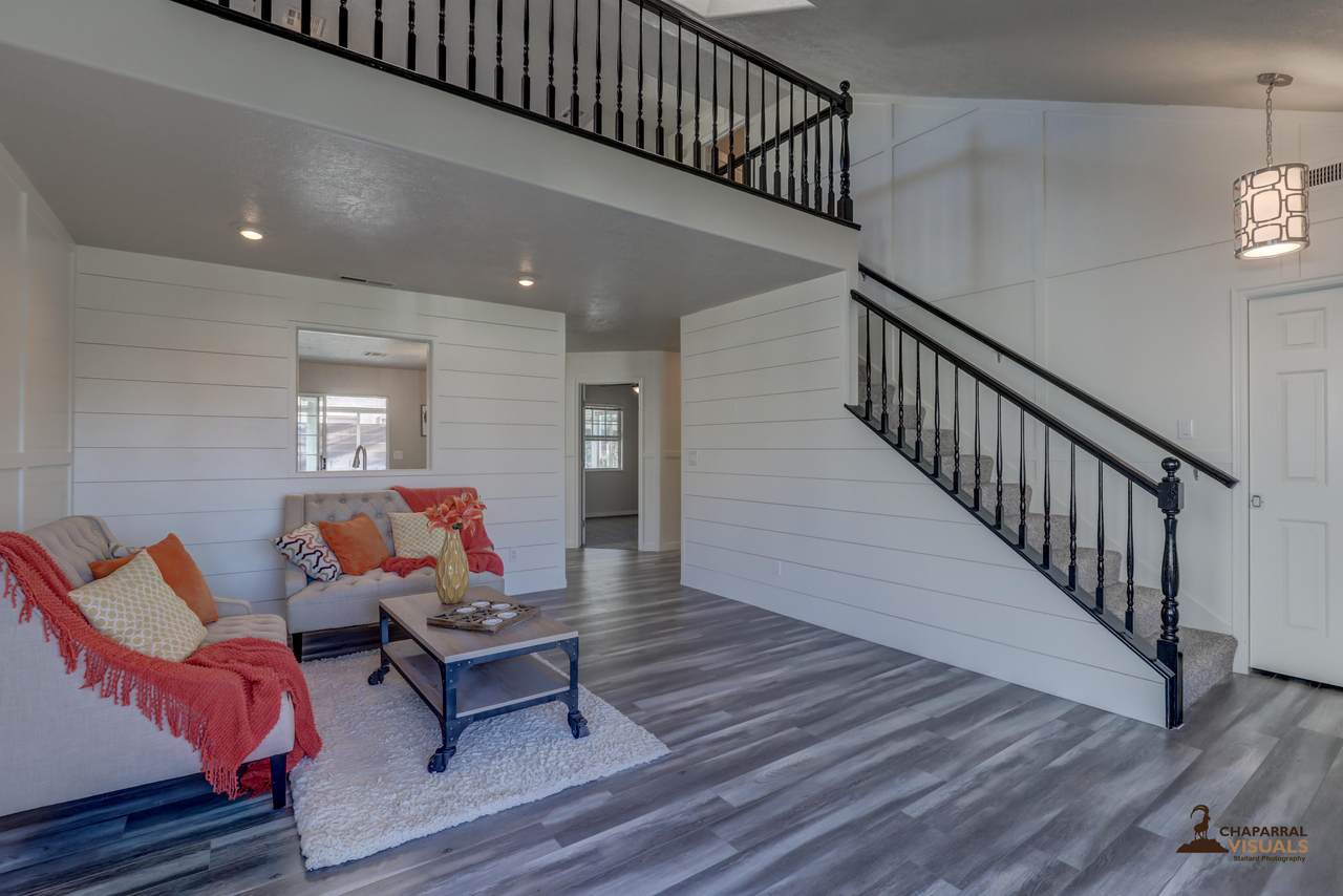 845 Valley View Drive - Photo 1