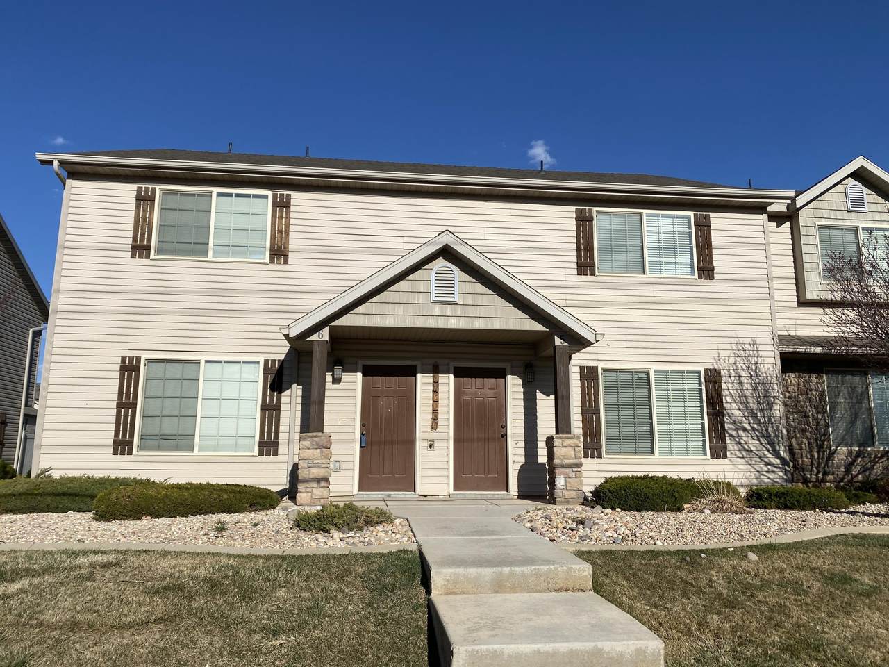 370 1425 - Photo 1