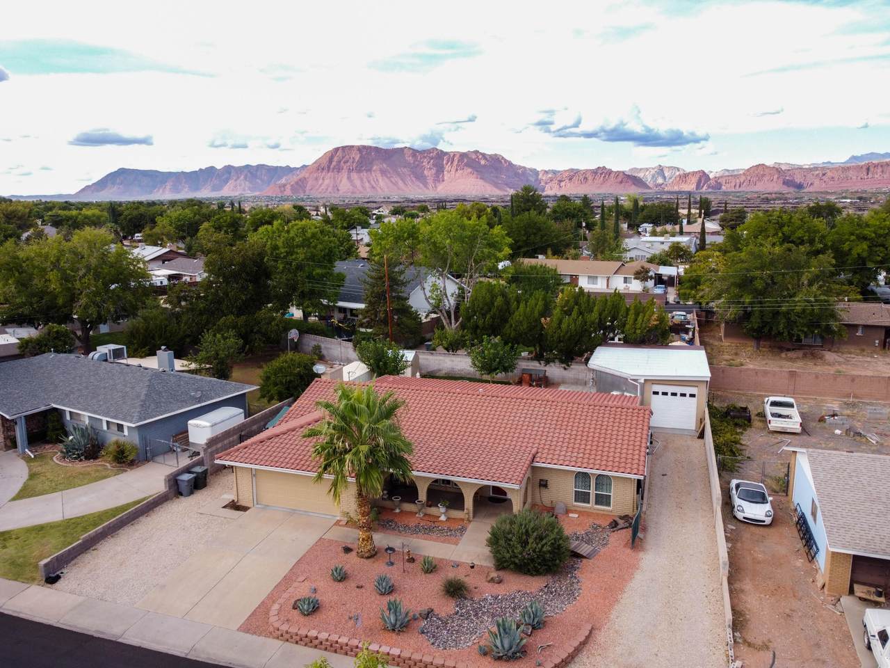 2510 Crestview Dr - Photo 1