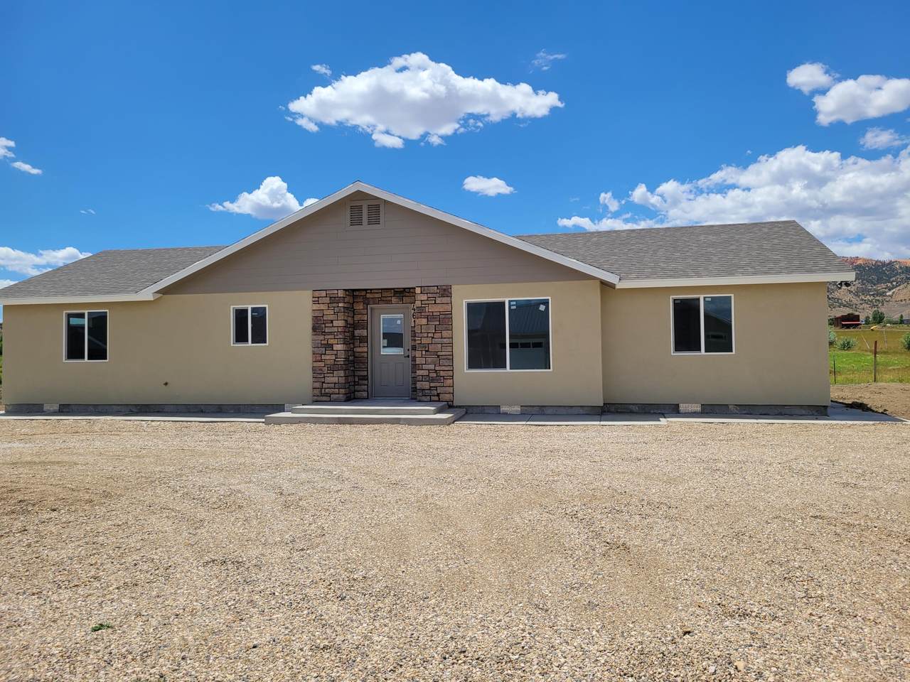 461 Meadow Ln - Photo 1