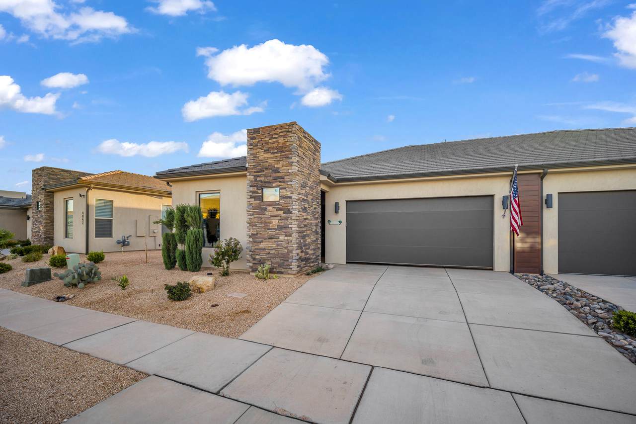 4832 Martin Dr - Photo 1