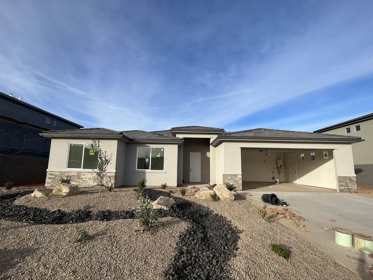 379 3200 - Photo 1