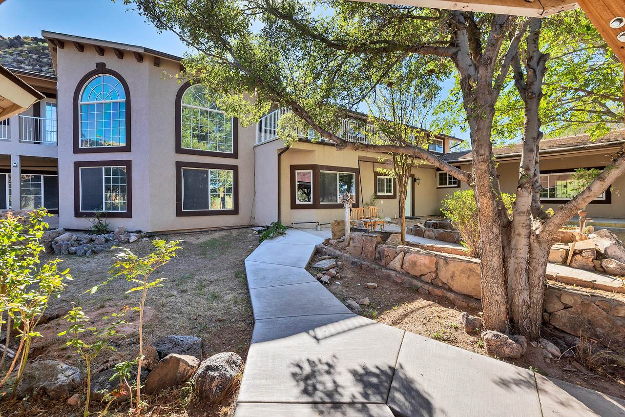 476 Spring Dr - Photo 1