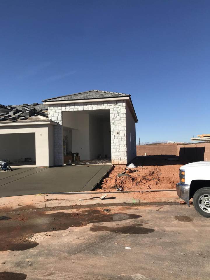 2746 Sandstone Rd - Photo 1