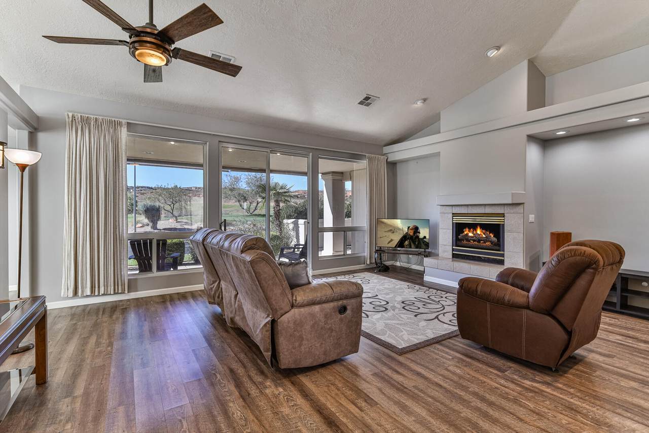 356 Cactus Ln - Photo 1