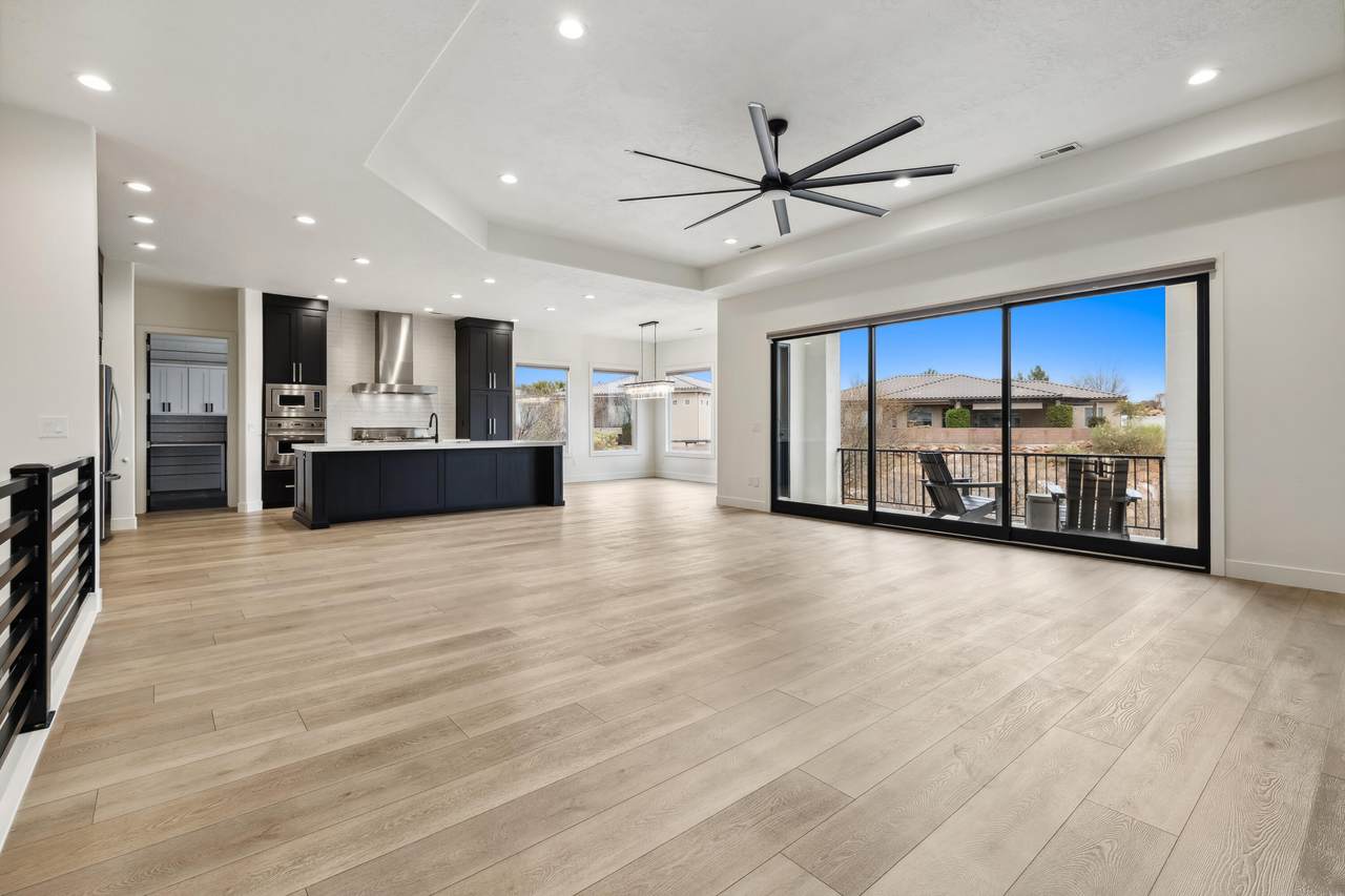 1550 Parkstone Rd - Photo 1