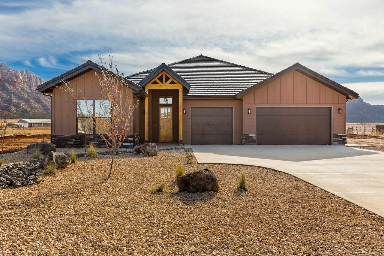 1522 Zion Cir - Photo 1
