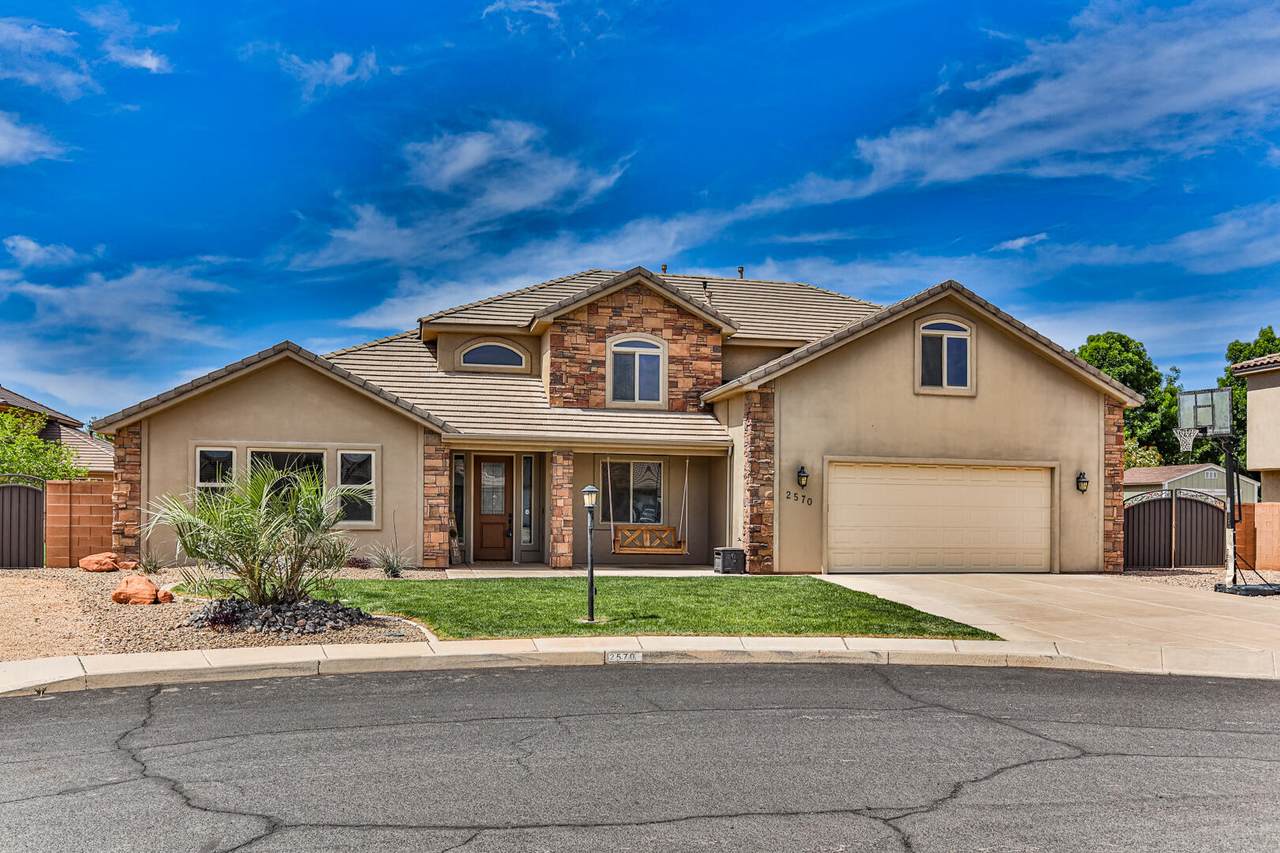 2570 Sycamore Cir - Photo 1