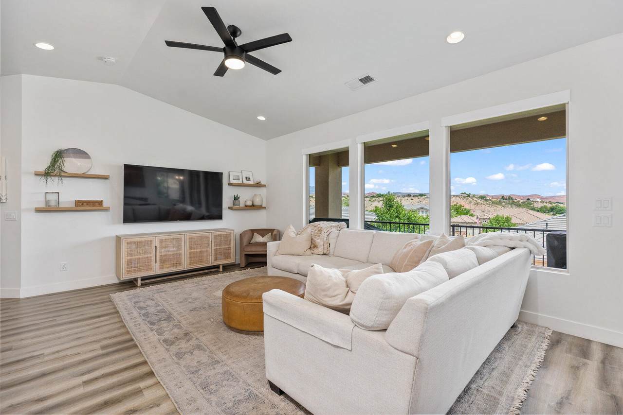 1432 Boys Pond Cir - Photo 1