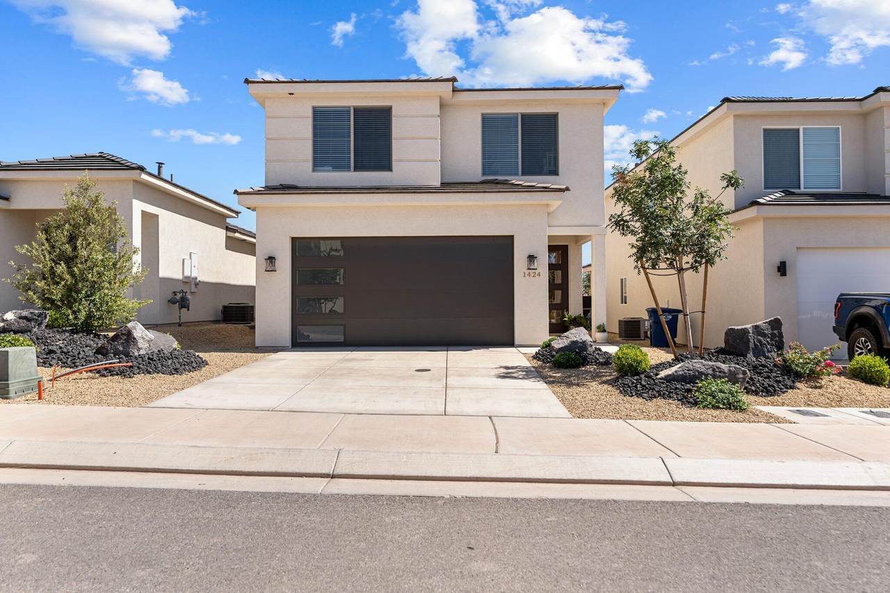 1424 White Hollow Ln - Photo 1
