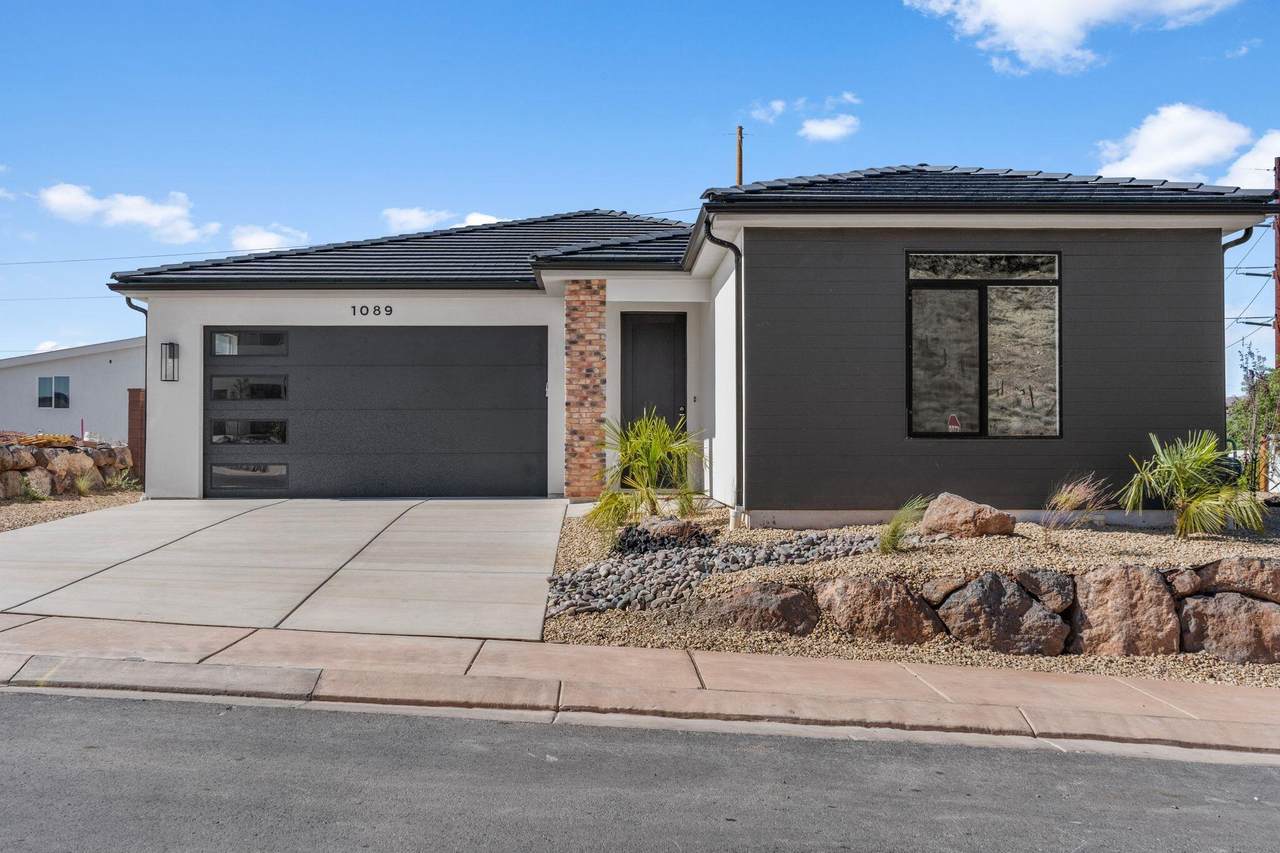 1089 Coyote Crest Dr - Photo 1