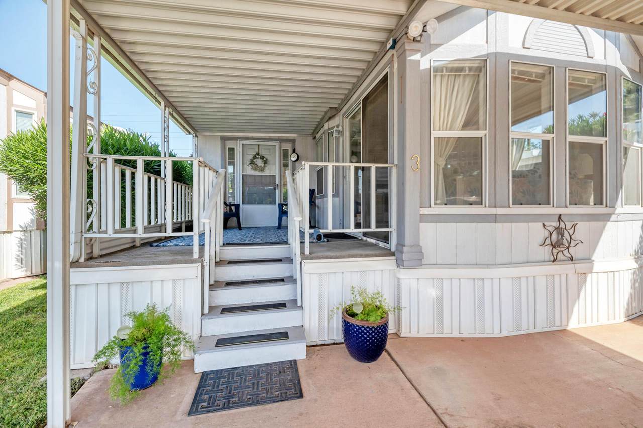 2990 Riverside Dr - Photo 1