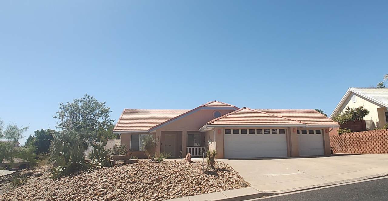 2054 140 S - Photo 1