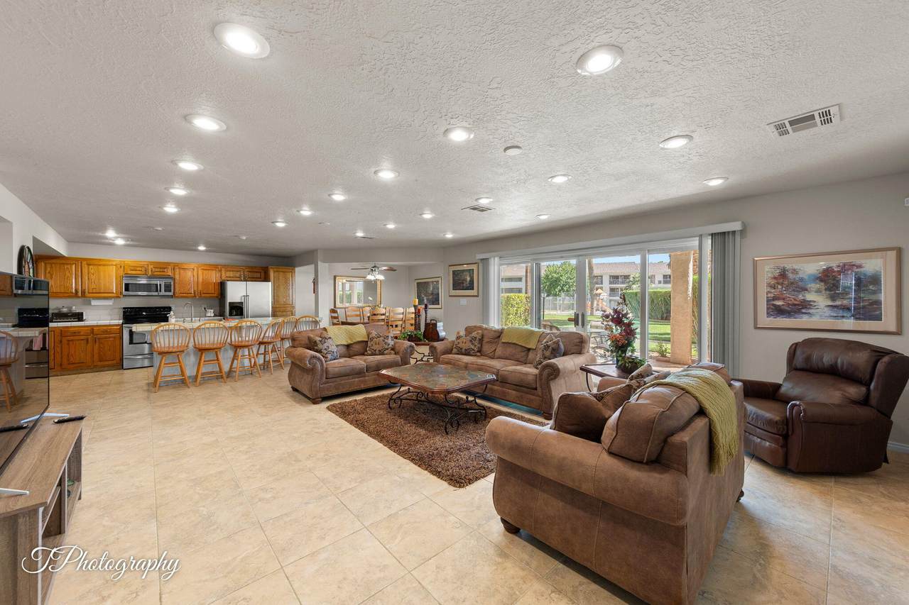 1845 Canyon View Dr - Photo 1