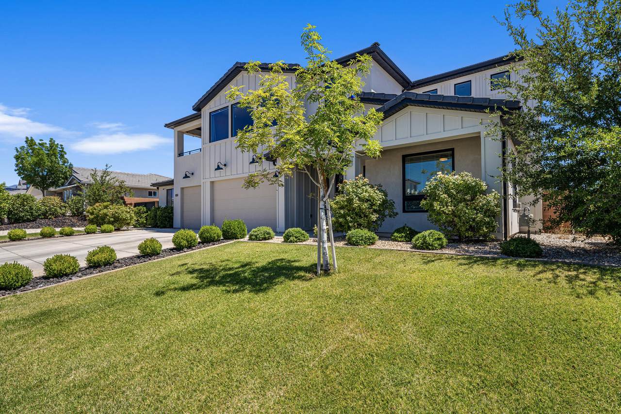 1051 High Mesa Cir - Photo 1