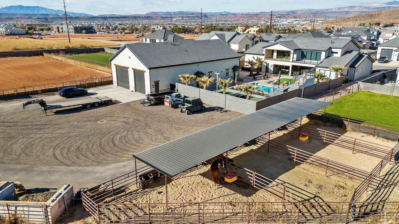 646 Pine St - Photo 1