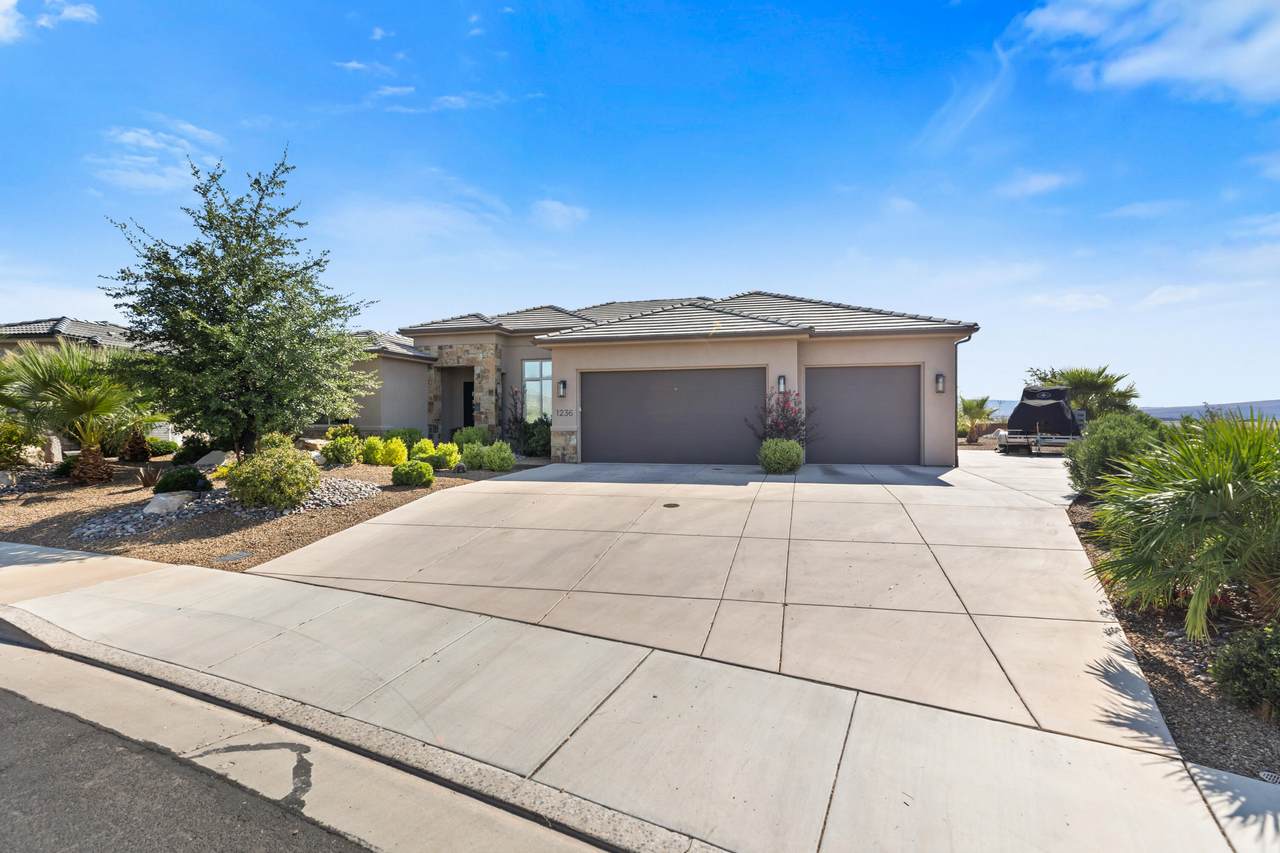 1236 Fairway Dr - Photo 1